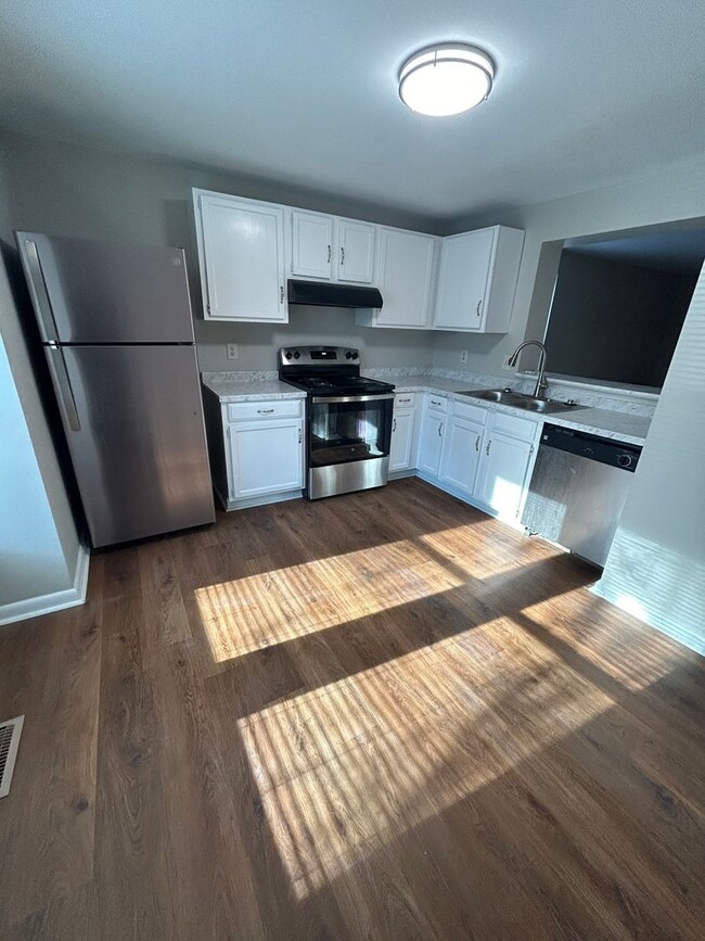 7266 Shellburne Dr in Raleigh, NC - Building Photo - Building Photo