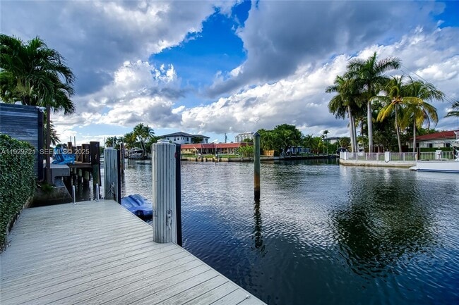 2085 Ixora Rd in North Miami, FL - Building Photo - Building Photo