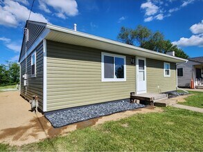 213 Victoria Dr in Monroeville, PA - Foto de edificio - Building Photo