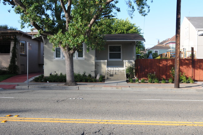 1301 Regent/2447 Encinal in Alameda, CA - Building Photo - Building Photo