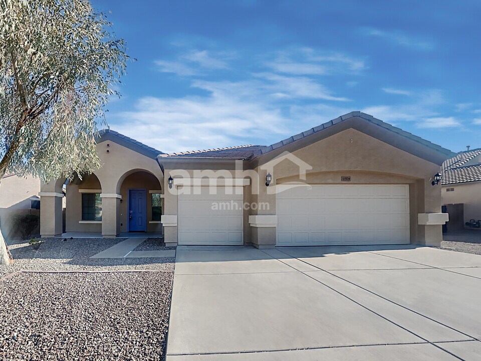 17929 W Port Au Prince Ln in Surprise, AZ - Building Photo