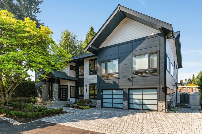 115 110th Pl SE in Bellevue, WA - Building Photo - Building Photo