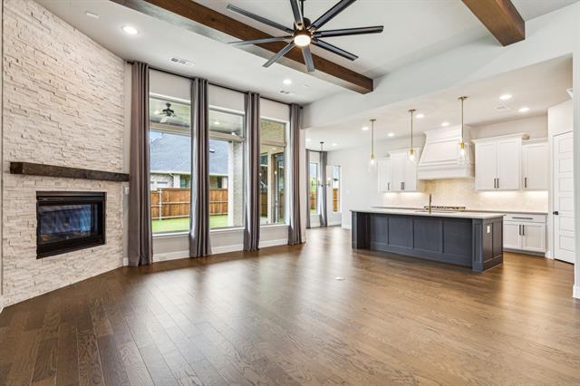 2232 Grey September St