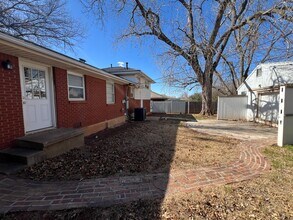 205 W Coe Dr in Midwest City, OK - Building Photo - Building Photo