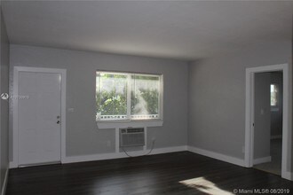 1029 79th St-Unit -6 in Miami Beach, FL - Foto de edificio - Building Photo