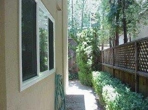 1233 Floribunda Ave in Burlingame, CA - Building Photo - Building Photo