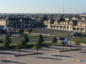 2710 S Clear Creek Rd, Unit 205 in Killeen, TX - Building Photo
