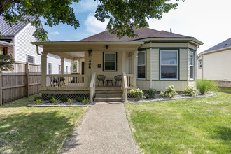 406 E 6th St in Bloomington, IN - Building Photo - Building Photo