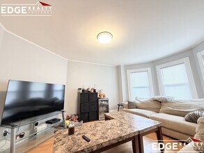 75 Orange St in Waltham, MA - Foto de edificio - Building Photo