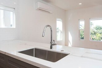 830 N Coronado St in Los Angeles, CA - Building Photo - Building Photo