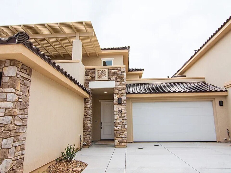140 W Center St in Ivins, UT - Building Photo