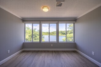 365 Woodford Ave in Plainville, CT - Building Photo - Building Photo
