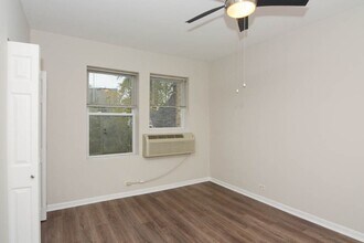 1627 N Humboldt Blvd, Unit i3 in Chicago, IL - Foto de edificio - Building Photo