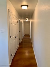 1011 Monroe St in McGregor, TX - Building Photo - Building Photo