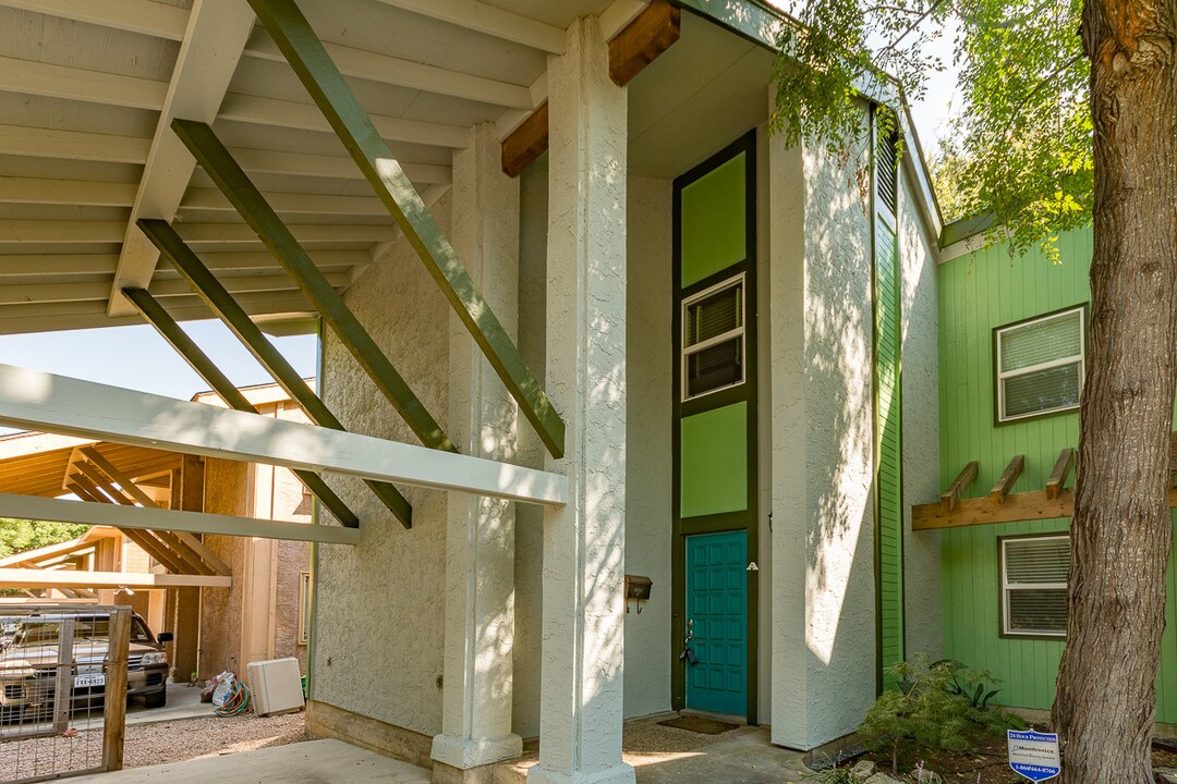 1505 Bridgeway Dr in Austin, TX - Building Photo
