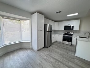 495 Blue Bird St in Apopka, FL - Building Photo - Building Photo