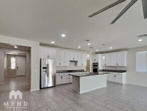 22592 Via Estancia in Queen Creek, AZ - Foto de edificio - Building Photo