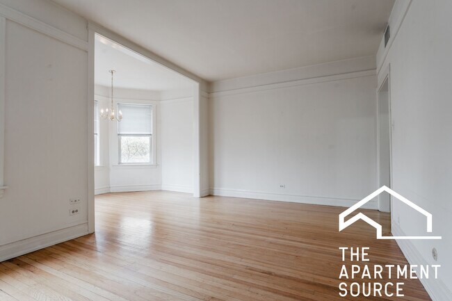 3411 N Elaine Pl in Chicago, IL - Building Photo - Building Photo