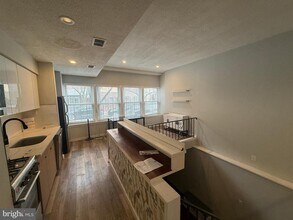 718 S 7th St in Philadelphia, PA - Building Photo - Building Photo