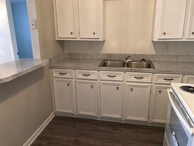701 S 42nd St Apartments