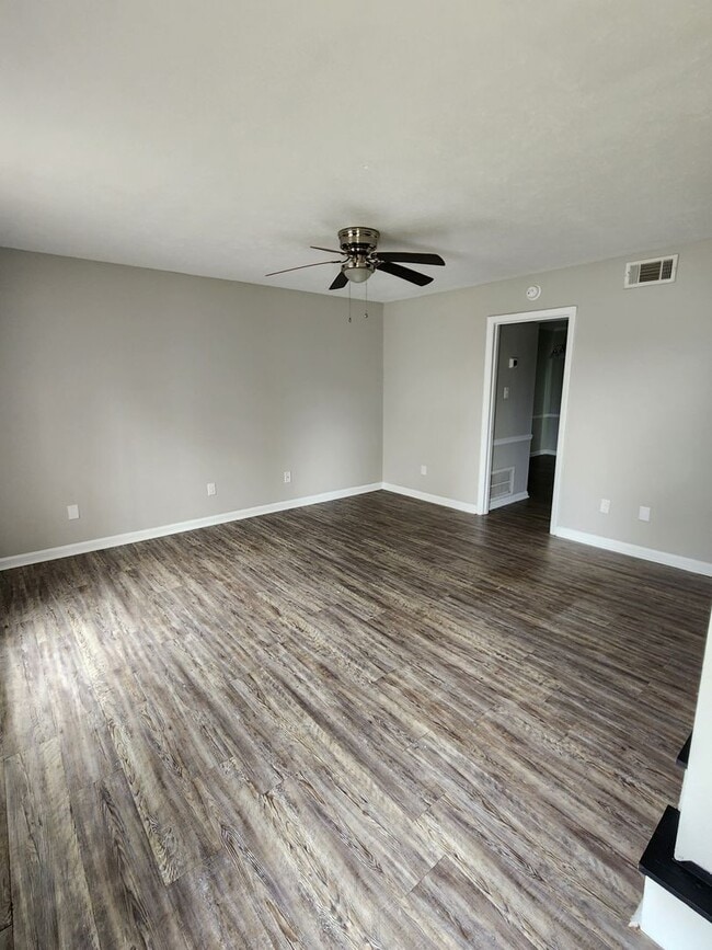 1601 Whisperwood St in Albany, GA - Building Photo - Building Photo