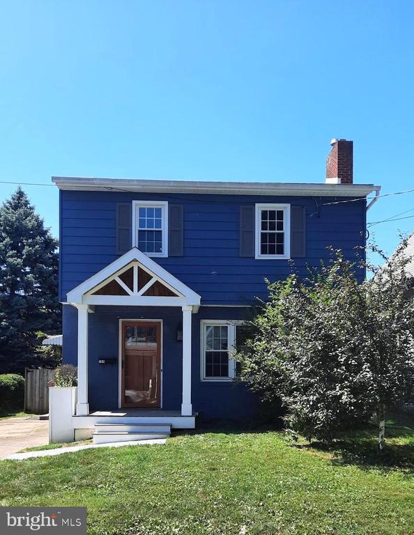 property at 104 S 15th St