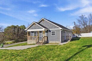 920 Foch St in Maryville, TN - Building Photo