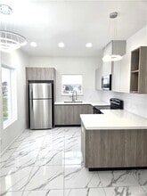 3201 Magdalena St, Unit 5 in Mission, TX - Building Photo - Building Photo