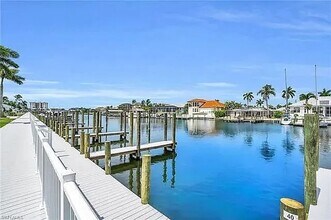 18010 San Carlos Blvd in Fort Myers Beach, FL - Building Photo - Building Photo