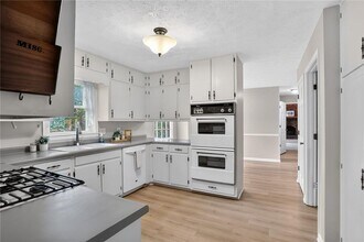 4624 Mountain Creek Dr in Roswell, GA - Building Photo - Building Photo