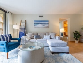 3200 S Ocean Blvd, Unit D203 in Palm Beach, FL - Building Photo - Building Photo