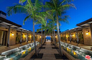 24834 Pacific Coast Hwy in Malibu, CA - Building Photo