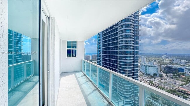 1250 S Miami Ave in Miami, FL - Building Photo - Building Photo