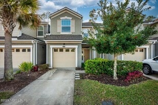 215 Richmond Dr in Saint Johns, FL - Building Photo