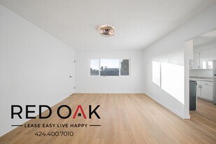 1115 W 111th St in Los Angeles, CA - Building Photo