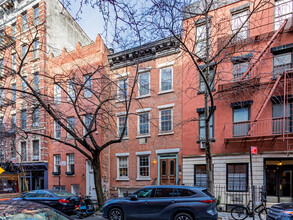 10 Bedford St in New York, NY - Building Photo - Building Photo