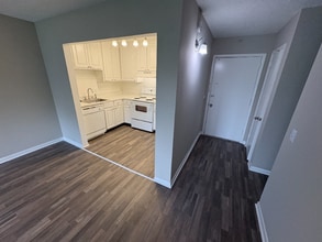 1005 Hickory Hill Ln in Nashville, TN - Building Photo - Building Photo