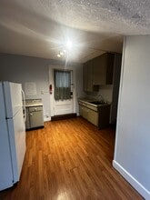 319 W Dutton St, Unit #2 in Kalamazoo, MI - Building Photo - Building Photo