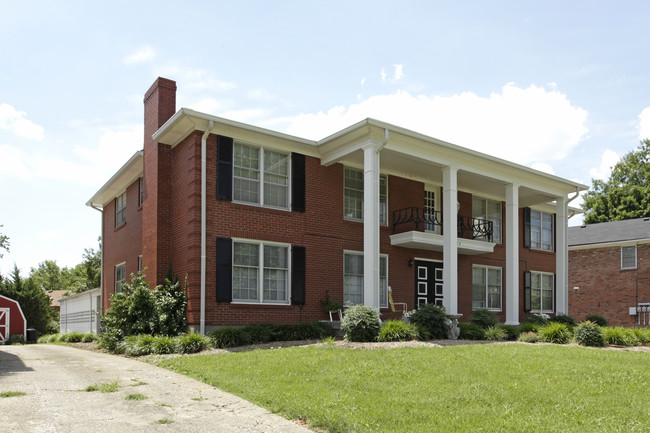 1930 Gardiner Ln in Louisville, KY - Building Photo - Building Photo