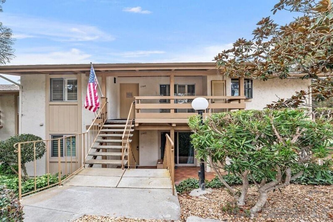 1944 Fairway Cir Dr in San Marcos, CA - Building Photo