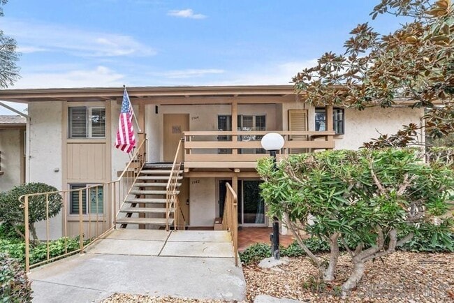 property at 1944 Fairway Cir Dr