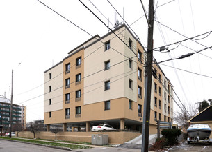 Winpisinger Place Senior Community in Cleveland, OH - Foto de edificio - Building Photo