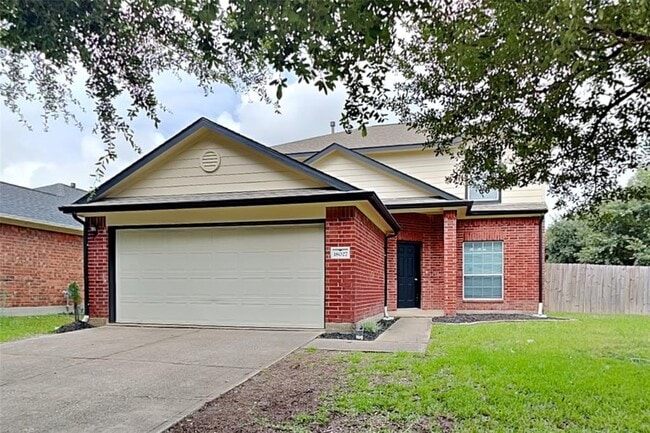 property at 18027 Hillock Glen Ln