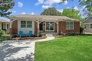 3867 Gaspar Dr in Dallas, TX - Building Photo