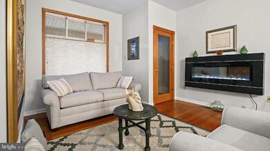 3229 Aramingo Ave in Philadelphia, PA - Building Photo - Building Photo