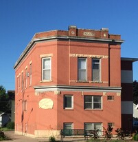 429 E Broadway St, Unit #7 in Winona, MN - Building Photo