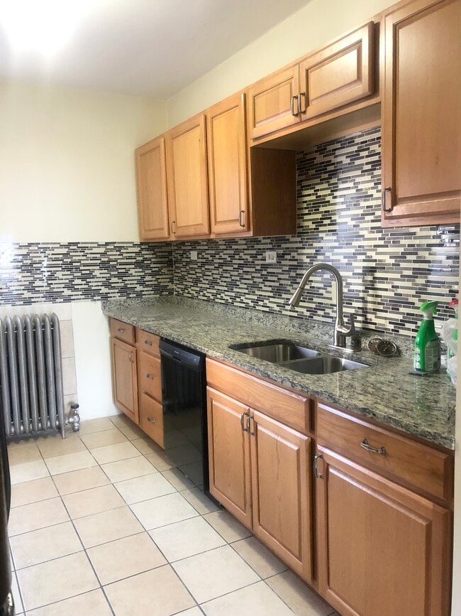 property at 4416 N Ashland Ave
