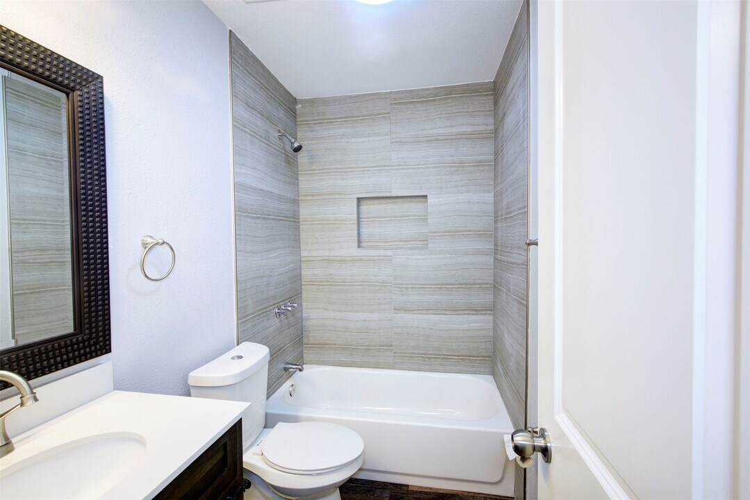8627 Wileyvale Rd in Houston, TX - Building Photo