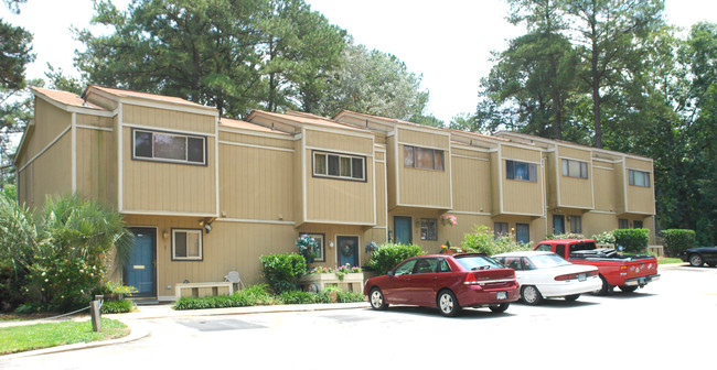 Lakewood Village Condominiums in Columbia, SC - Foto de edificio - Building Photo