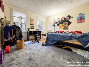 28 Manet Rd, Unit 1 in Chestnut Hill, MA - Building Photo - Building Photo